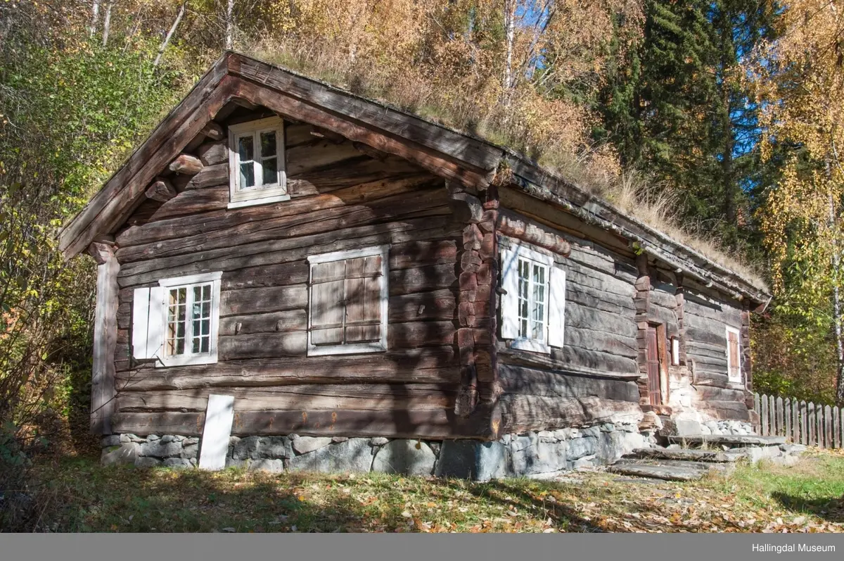 Stugu fra Settungsgard i Søre Vats på Ål Bygdamuseum, Leksvol