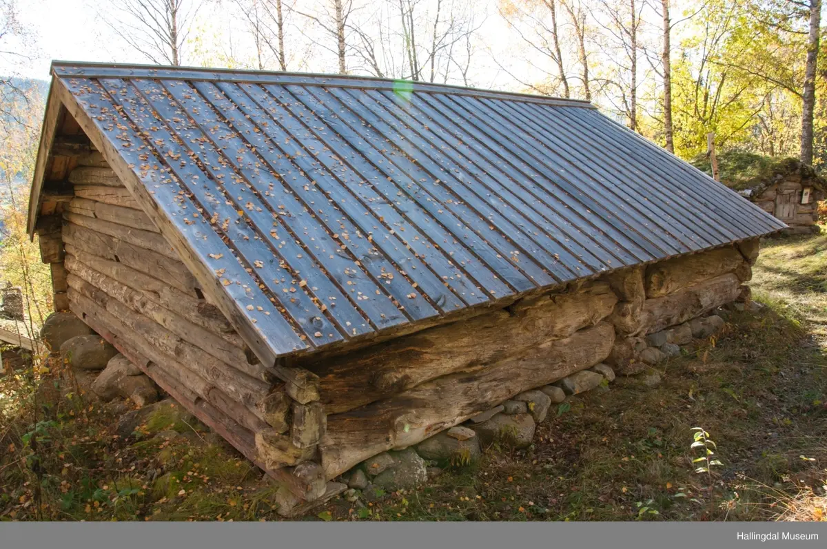 Fjøs fra stølen Vieren på Veståsen - Ål Bygdamuseum, Leksvol