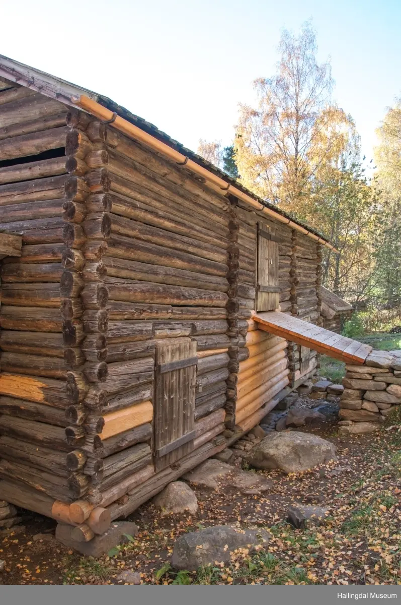 Låve fra Dortehaugen, husmannsplass under Sata,  Ål Bygdamuseum, Leksvol