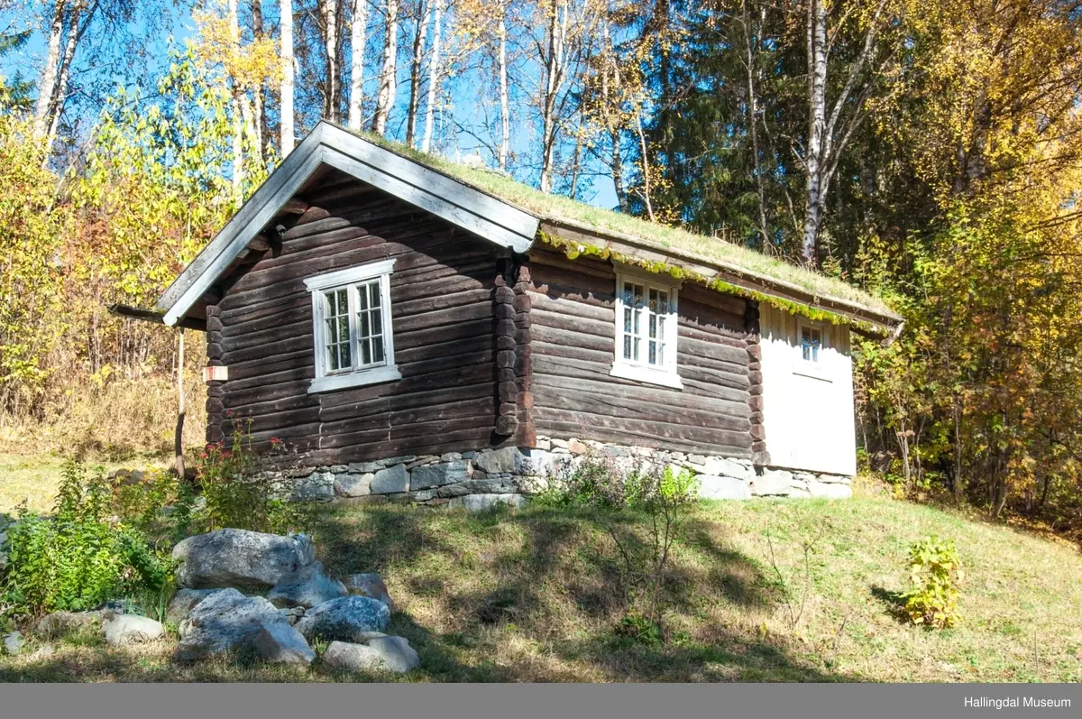 Stugu fra Sutøy under Prestegarden på Ål Bygdamuseum, Leksvol