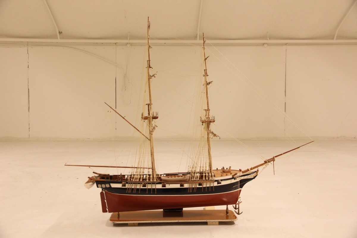 Modell av engelsk brigg "Sea Flower"