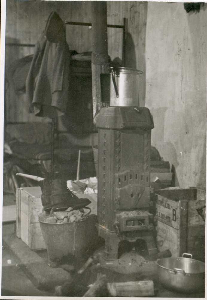 Interiør fra arbeidsleiren, Kroken, Sørfold.