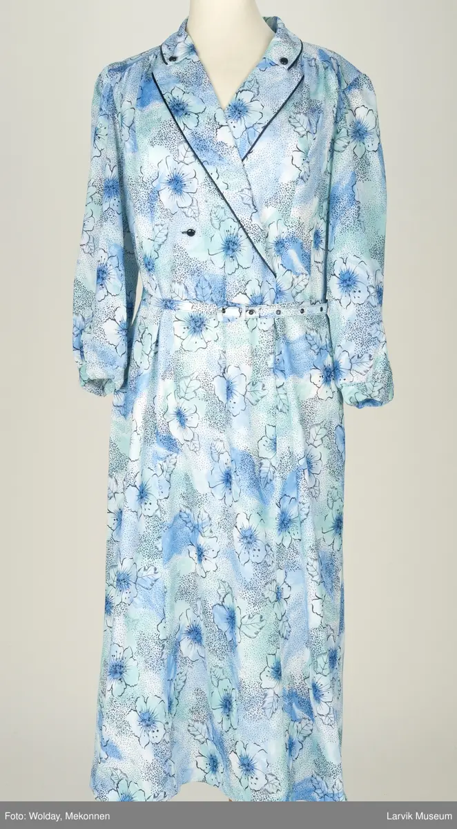 Trykket blomster- og bladmotiver