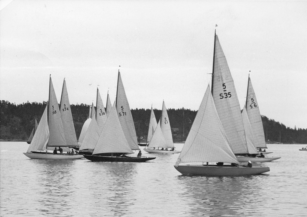 5-metersjakter under KSSS poängseglingar hösten 1943.