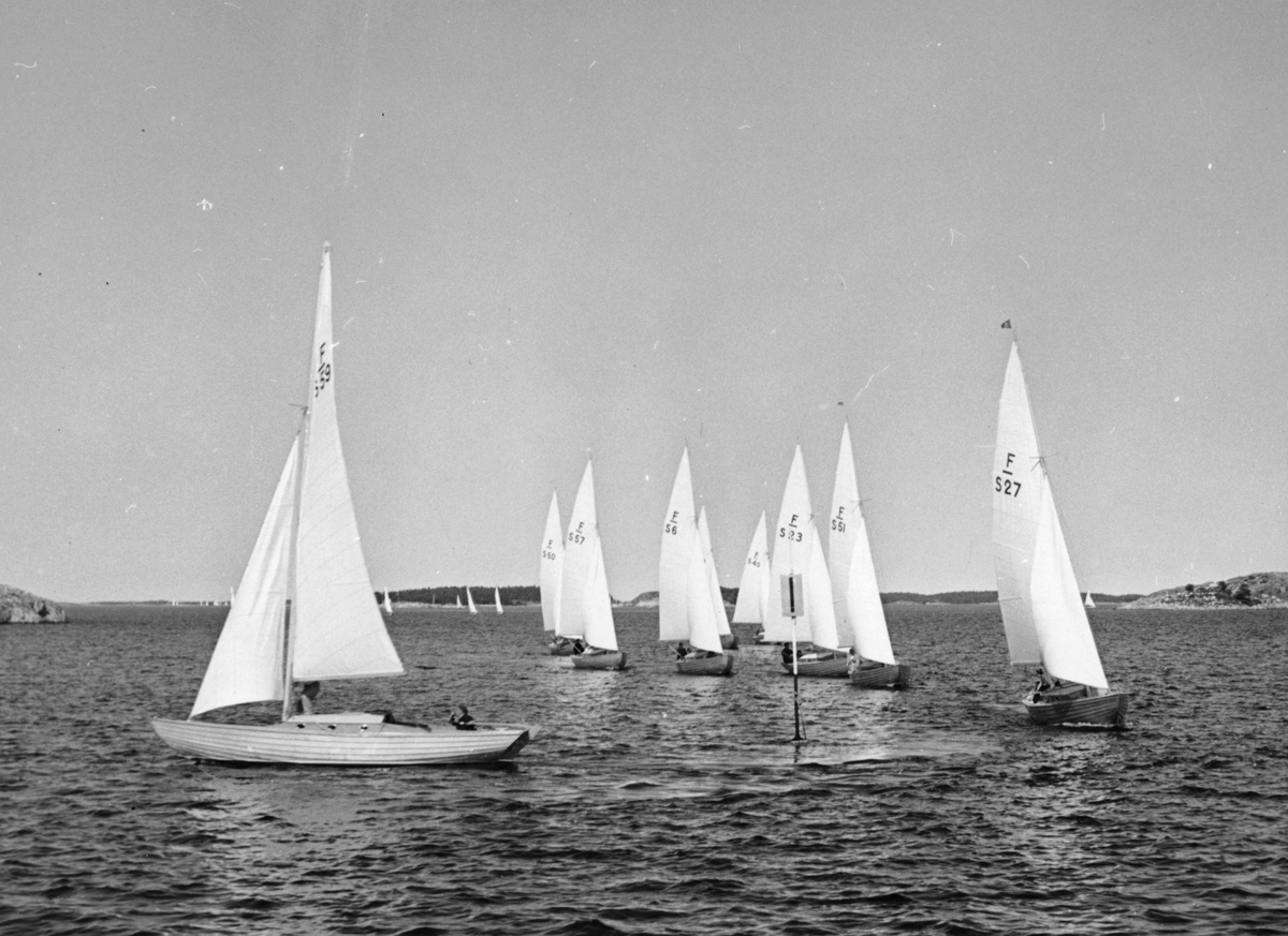 Folkbåtar under Sandhamnsregattan 1942.