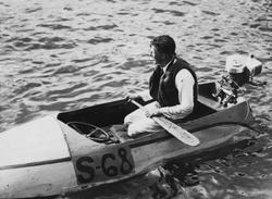 "Från KMK:s Saltsjöbadsdag. 16-årige Gunnar Lindqvist, Å-kla