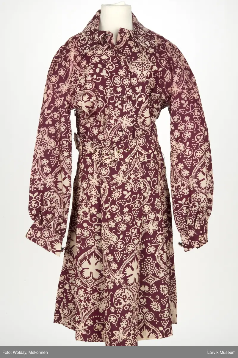 Ormentikk med blader og ranker