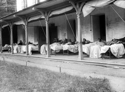 Pasienter i liggestoler, Lyster sanatorium