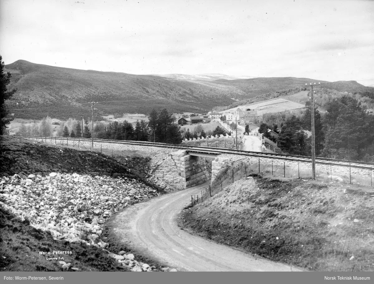 Jernbanebro og vei, Dovrebanen