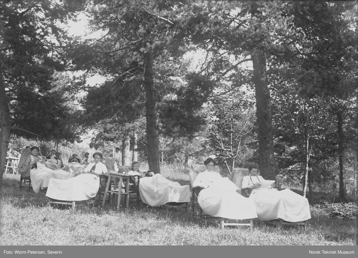 Pasienter i liggestoler, Lyster sanatorium