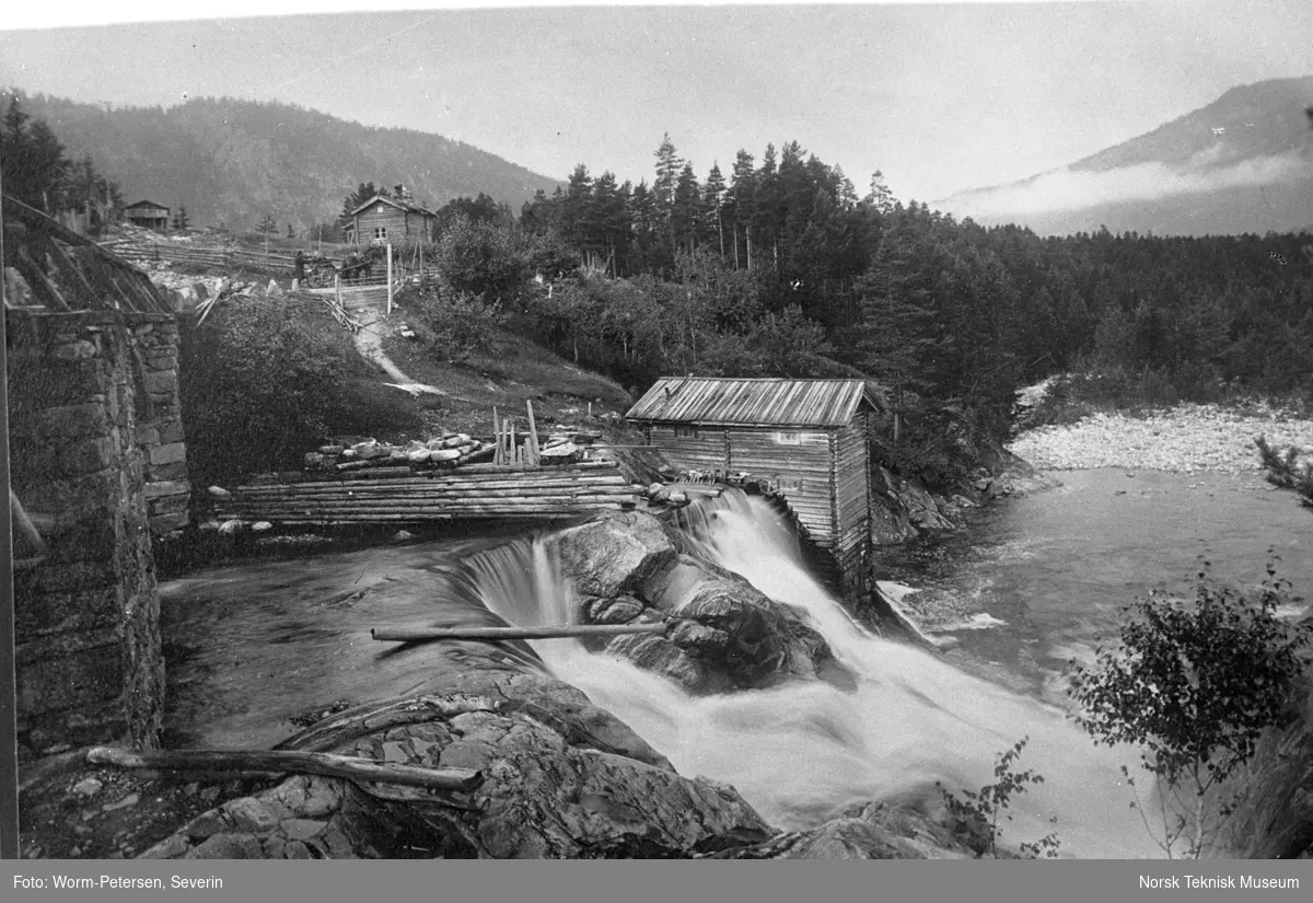 Grøslandsfossen mellom Vik og Bortnes, Hallingdal