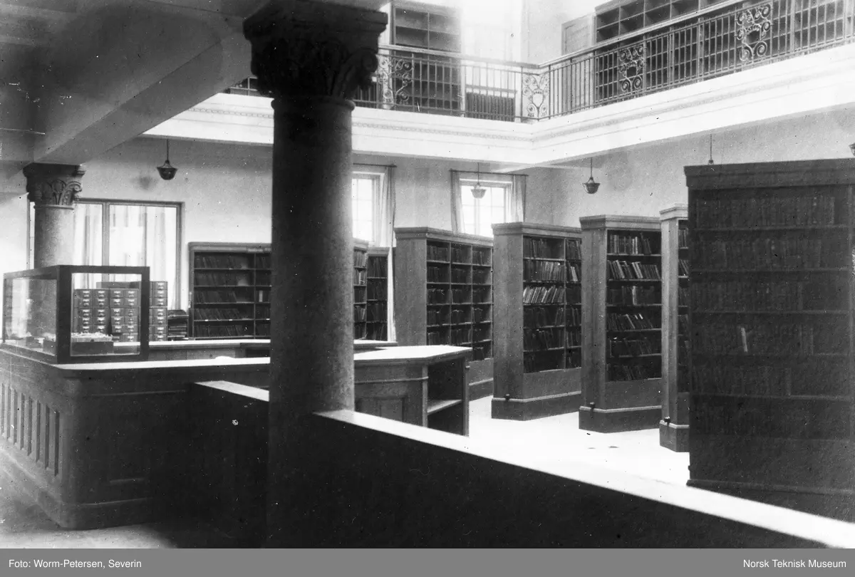 Biblioteksinteriør