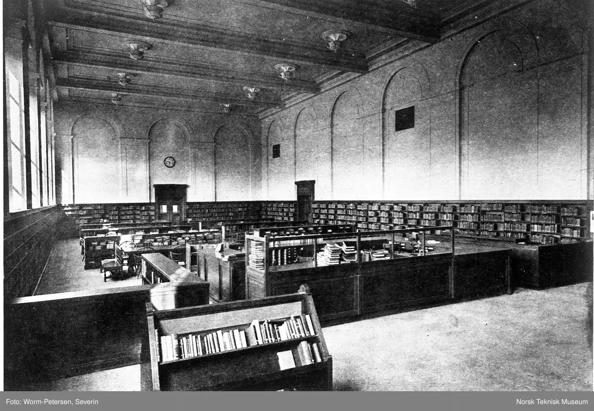 Biblioteksinteriør