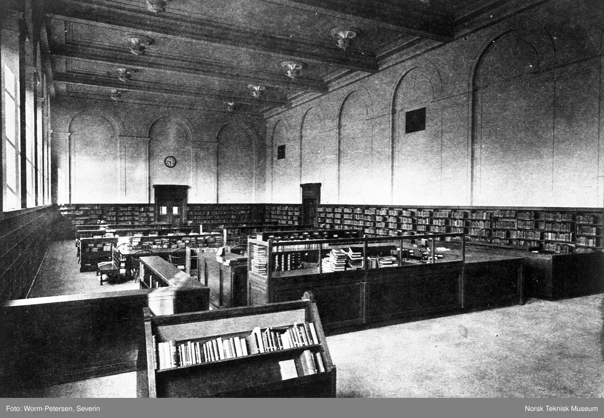 Biblioteksinteriør