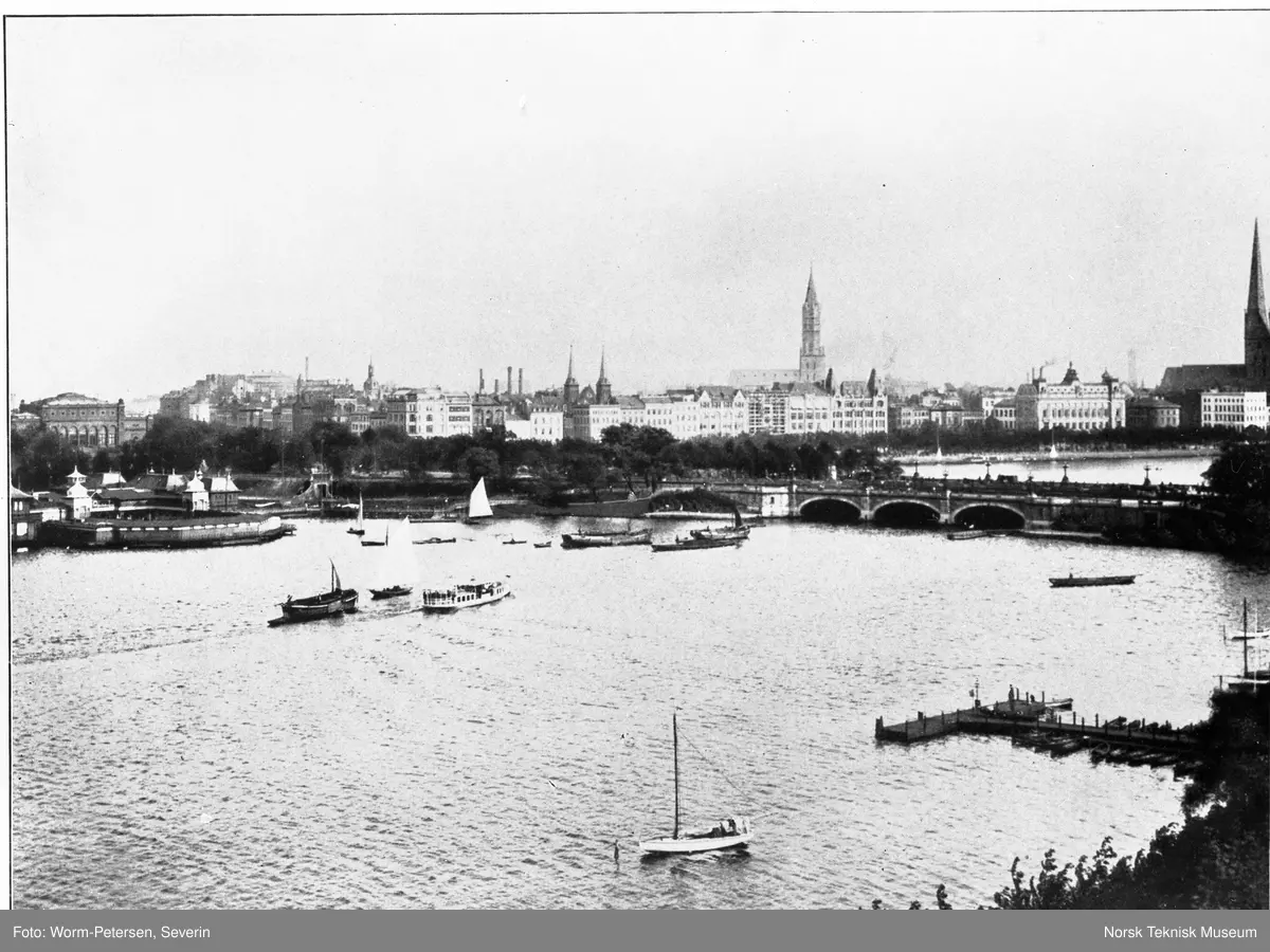 Hamburg, Lombardsbrücke med byen og Alterlust