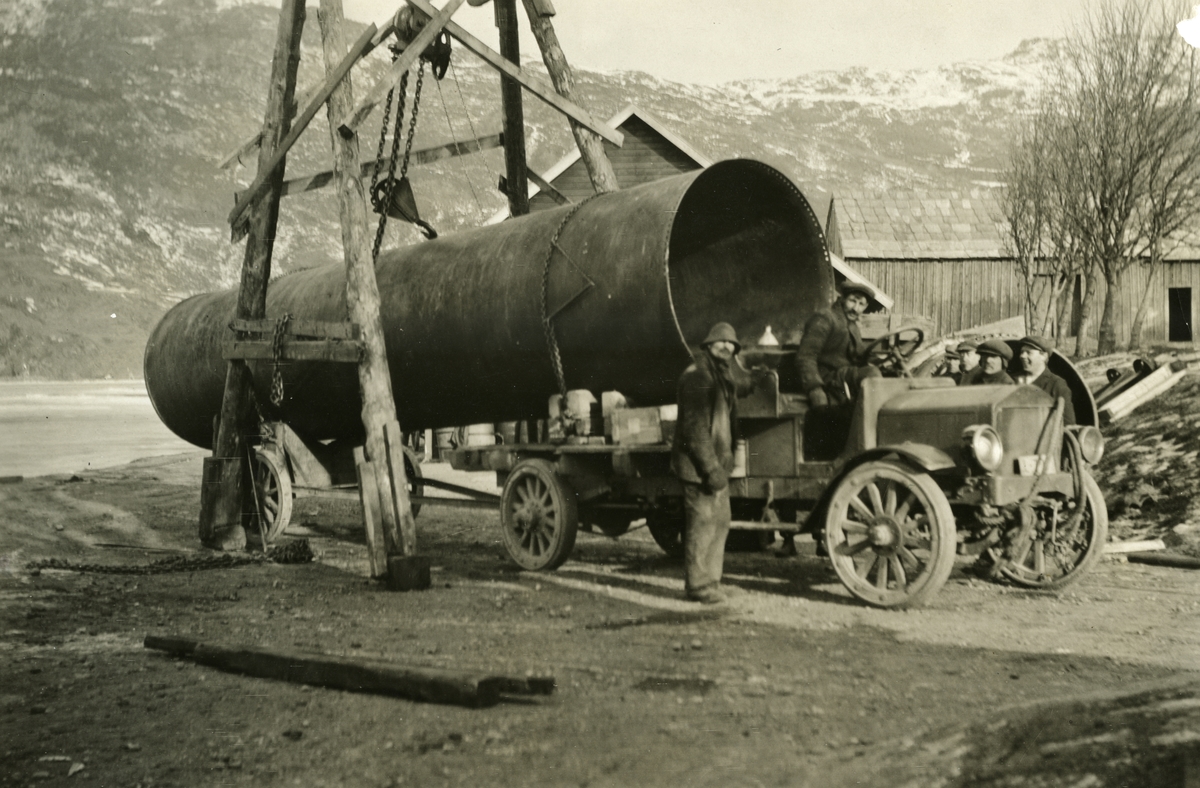 Transport av røyrdel til Litledalen kraftverk