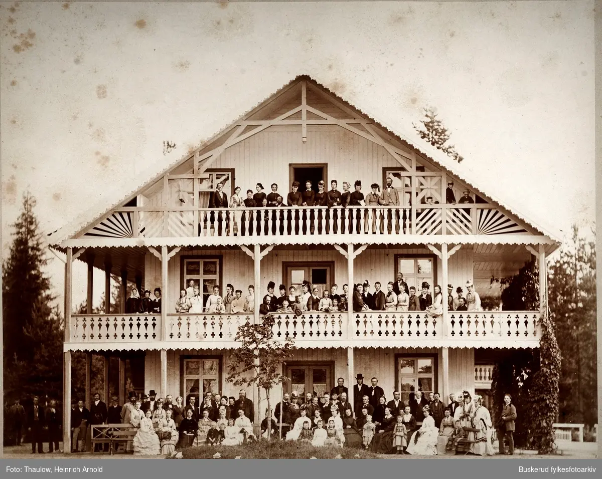 Villa Nora
Gruppebilde med kurgjester  i 1873