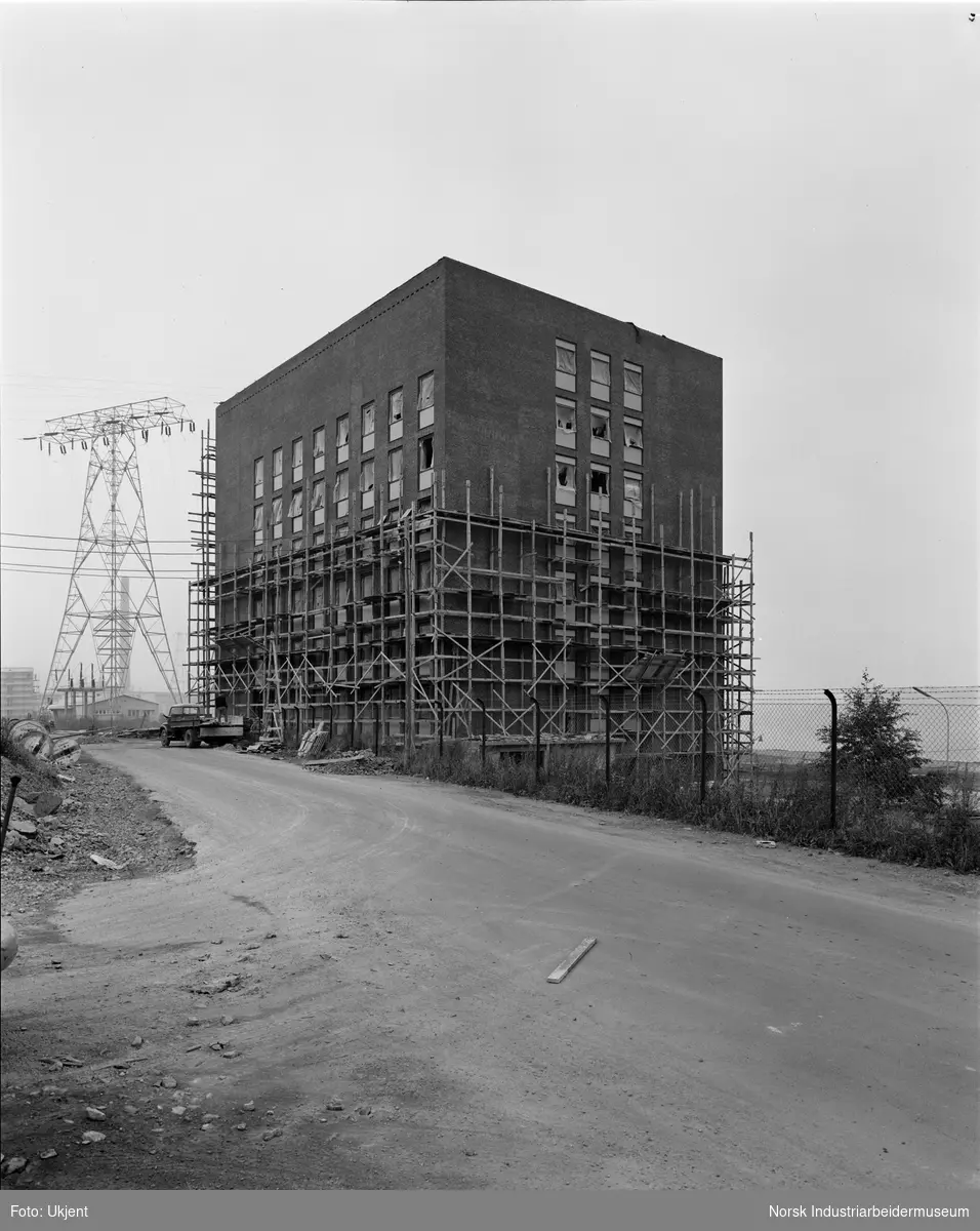 Nytt forskningslaboratorium, eksteriør fra syd.