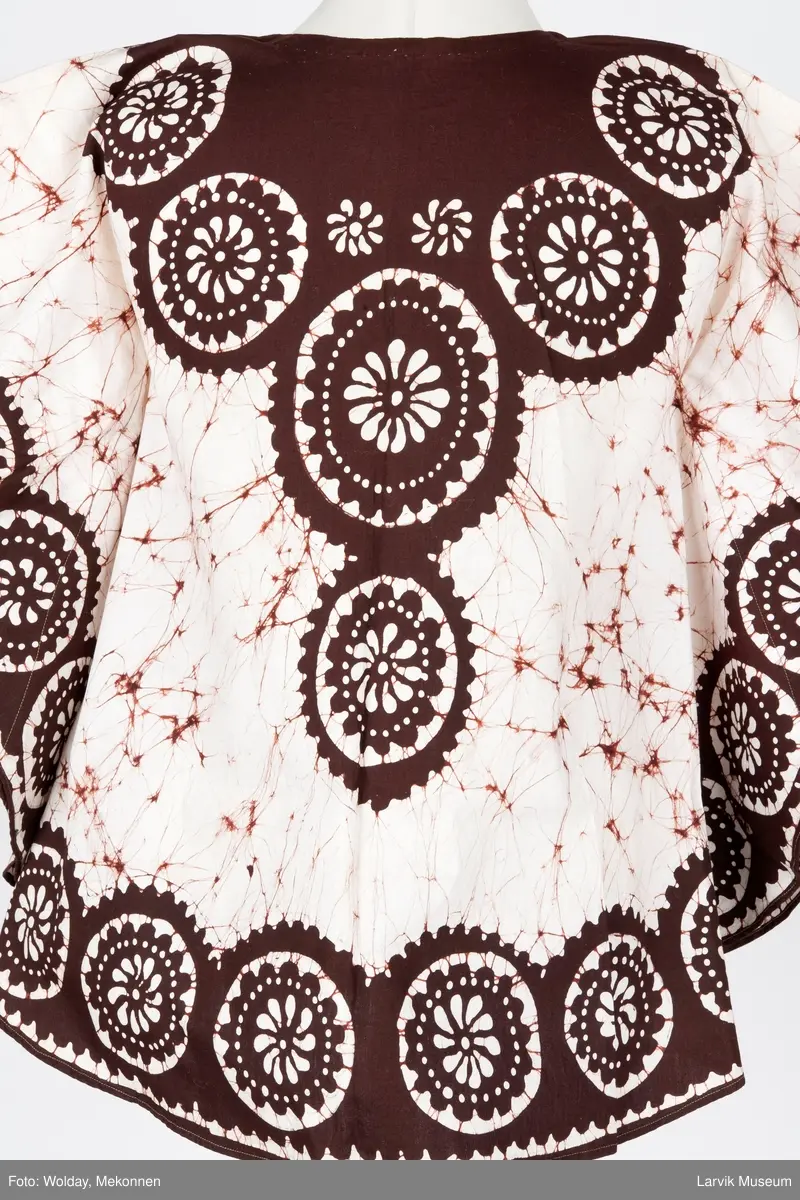 Batikkmønster og rosetter