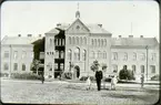 Länslasarettet, omkring 1905. Där framför förste vaktmästare F.G. Sundblad