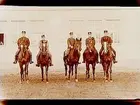 Regemente, Grenadjärer, I3.
Fem soldater till häst. Stallet.
Korpral Eriksson