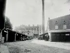 Bakgården av bryggeriet från Fabriksgatan, med garage och uthus.
Norlings Bryggeri Aktiebolag.