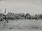 Hovsta kyrkan och bostadshus.
Beställt av Bertil Pettersson, Engelbrektssgatan 20, Örebro.