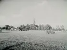 Askers kyrkan från sydväst.