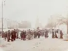 Hindersmässan på Stortorget, marknad med stånd och människor.