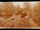 Familj, 4 personer.
Gustaf Andersson