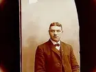 En man, bröstbild.
Henning Eriksson