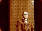 En man, bröstbild.
Gustaf Jonsson