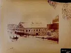 Örebro Kvarn, envånings kvarnbyggnad med inredd vind.
(Reproduktion efter en bild tagen någon gång under 1883-1885).