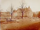 Örebro Slott.
Slottet från sydväst.
Bilden tagen från Stora Hotellet.