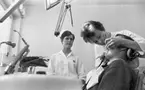 Fellingsbro tandklinik 8 april 1968

Tandläkare utför tandvård på en patient, och en tandsköterska står bredvid.