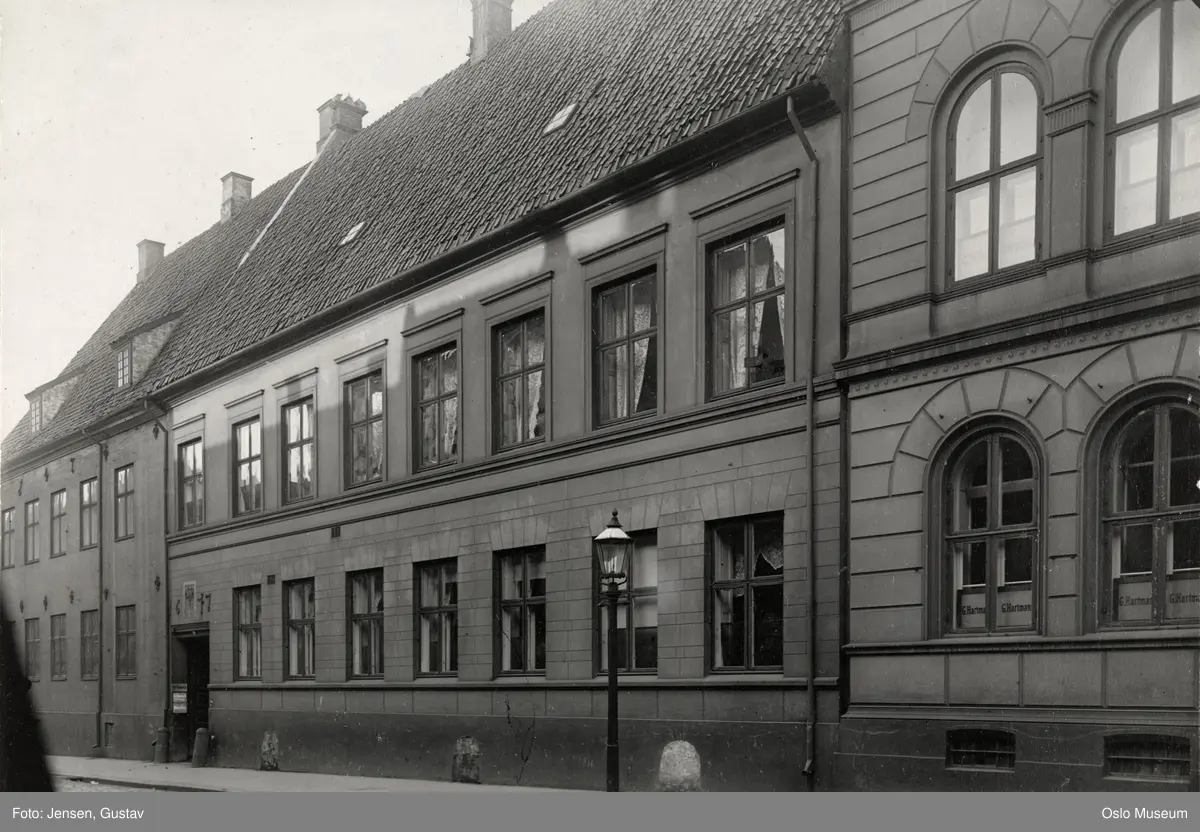 bygård, Magistratgården, gatebelysning