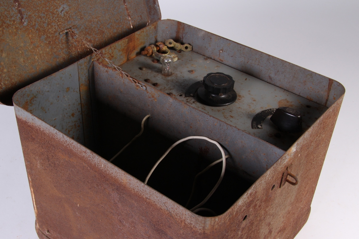 Aggregat for elektrisk gjerde. 1930-40 tallet