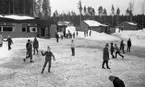 Gyttorp onsdagens olycka omöjlig om tre år 24 februari 1967

Skolelever leker på en skolgård. Några kastar snöboll på varandra.