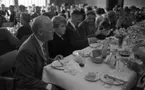 70 talets måltid, sommar fam. 16 juni 1965

Sittade sällskap vid serverat bord