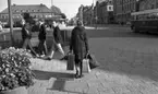 Orubricerat 8 oktober 1965

Folk på Torget