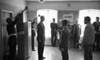 I 3 utsmyckas 25 maj 1965.

Ceremoni på I 3 med trumpetfanfarer. Soldater i förgrunden. Åskådare på plats.