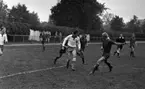 Kumla - Rynninge, 20 augusti 1965

En ensam Kumlaspelare mot tre Rynningespelare i målgården.