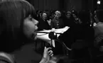 ABF - Norrbysektion, Klänningssömmerskor 21 april 1966

Kvinna står vid mikrofon uppe på en scen och håller tal inför ett antal damer och herrar som sitter vid bord och dricker kaffe på ABF:s Norrbysektion.