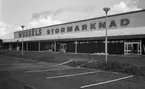 Wessels stormarknad 18 augusti 1967

1967 öppnade Wessels stormarknad (varuhus) i Lillån, Örebro
och under en epok var den mellan Sveriges största handelsplats.