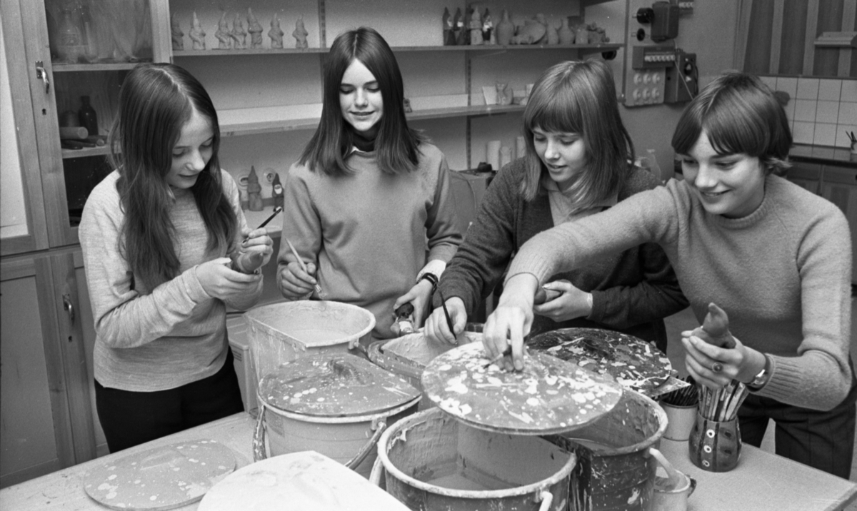 Lucia i Kopparberg 13 december 1967.
Flickan längst till höger är Agneta Björnemalm (1954 - 2017).