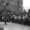 Karolinska karoliner.
10 mars 1955.
Övre Stortorget.