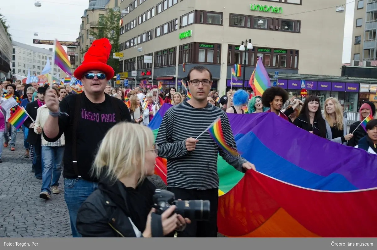 Dokumentation av Örebro Pride 2013, den 31 augusti 2013.
Pridetåget.