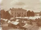 Nora, torget och stadshotellet.