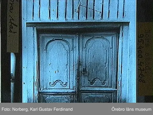 Nora stad, Mothanderska gården, portal.