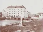 Örebro slott, från nordöst.
Reproduktion efter ett foto från 1860 (eller 1870) talet.